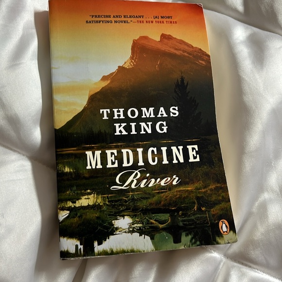 BOOK BUNDLE!! Black Elk Speaks, Medicine River and The Rez Sisters - Picture 6 of 7